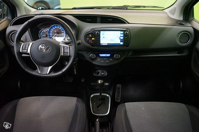 Toyota Yaris 15