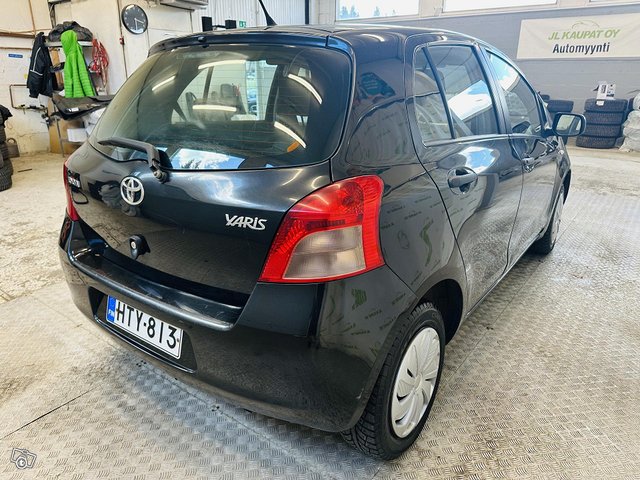 Toyota Yaris 14