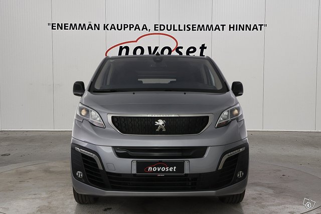 PEUGEOT E-Traveller 6