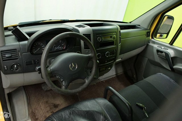 Mercedes-Benz Sprinter 8