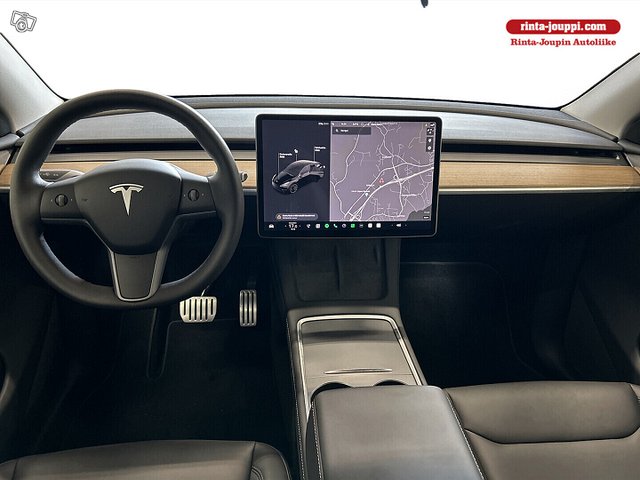 TESLA MODEL Y 12