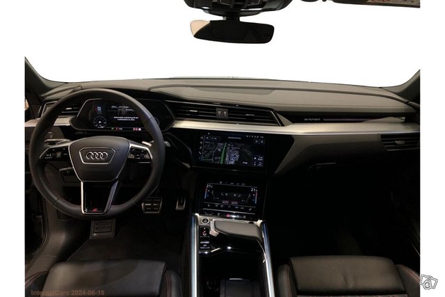 Audi Q8 E-tron 4