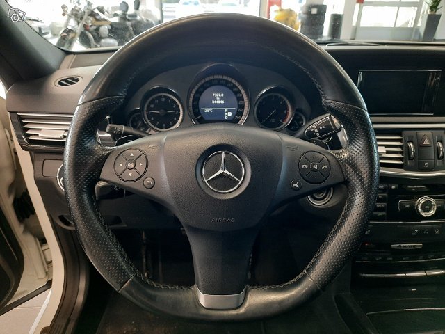 Mercedes-Benz E 8