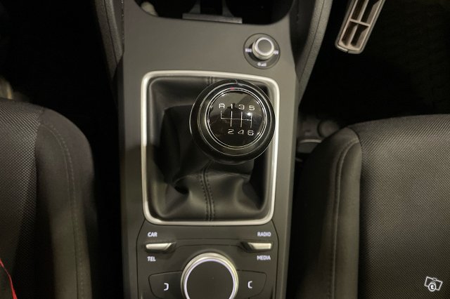 Audi Q2 21