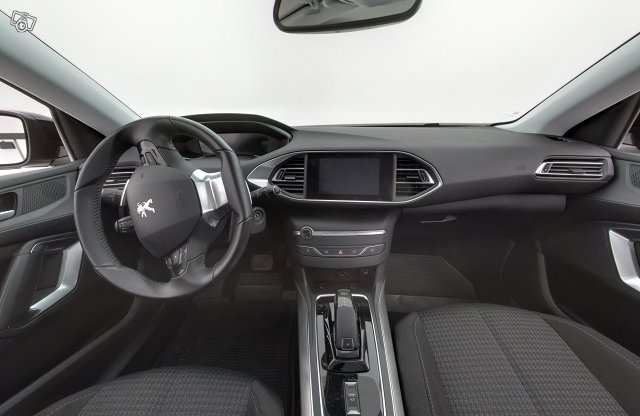 PEUGEOT 308 10