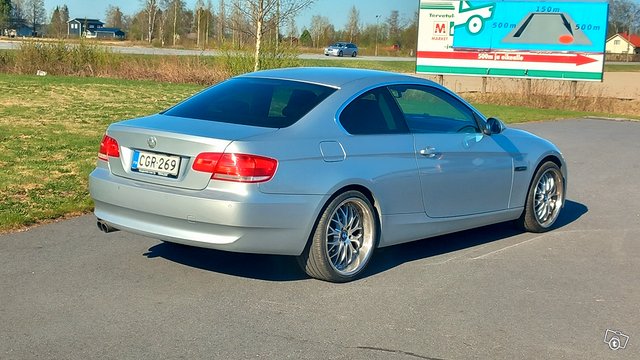 BMW 3-sarja 6