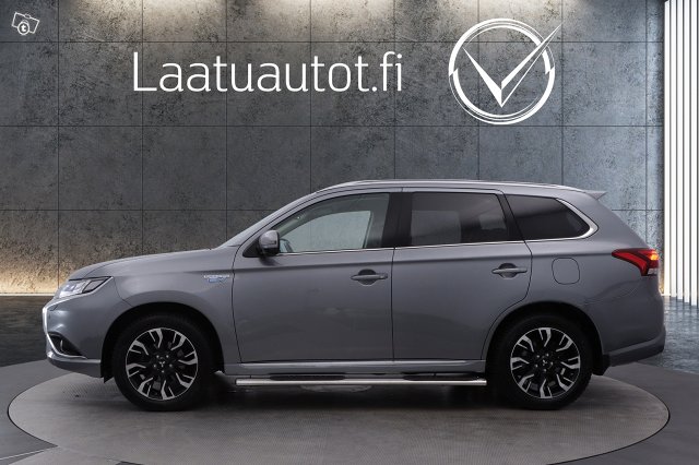 Mitsubishi Outlander PHEV 2