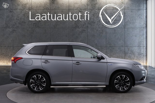 Mitsubishi Outlander PHEV 5