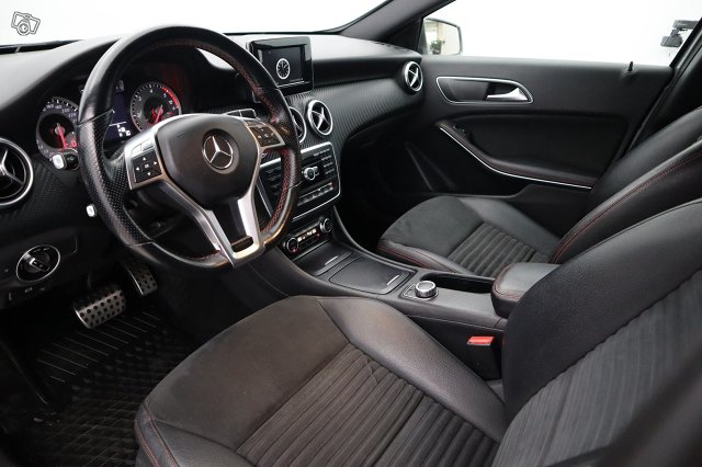 Mercedes-Benz A 8