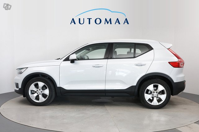 VOLVO XC40 3