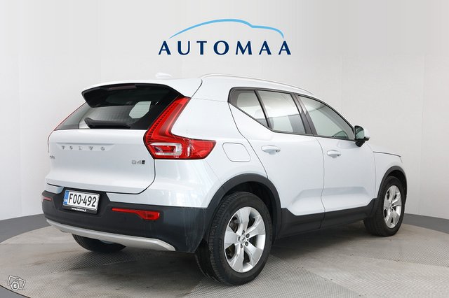 VOLVO XC40 6