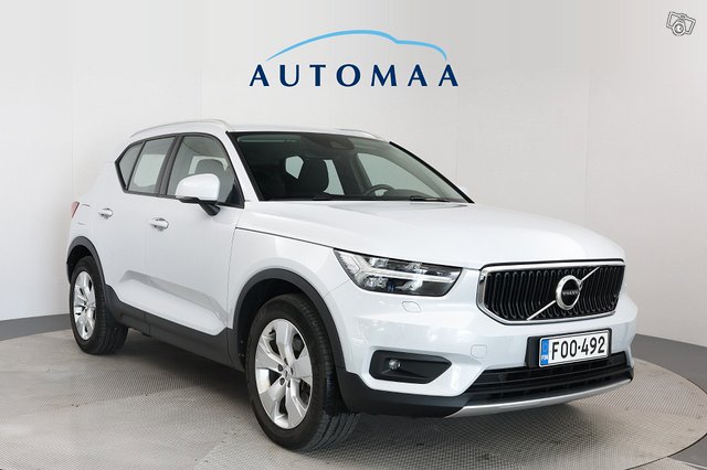 VOLVO XC40 7