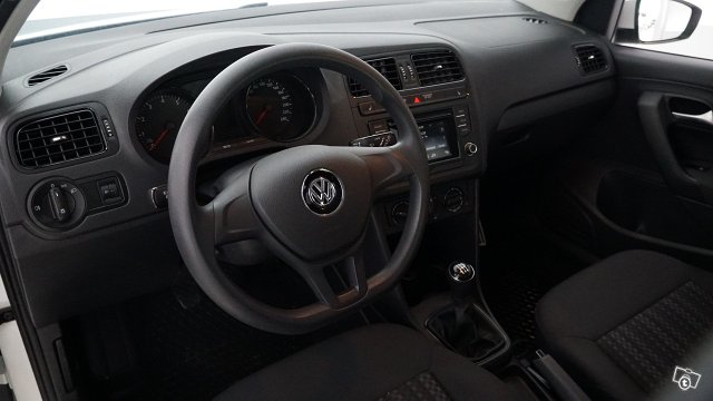 Volkswagen Polo 9