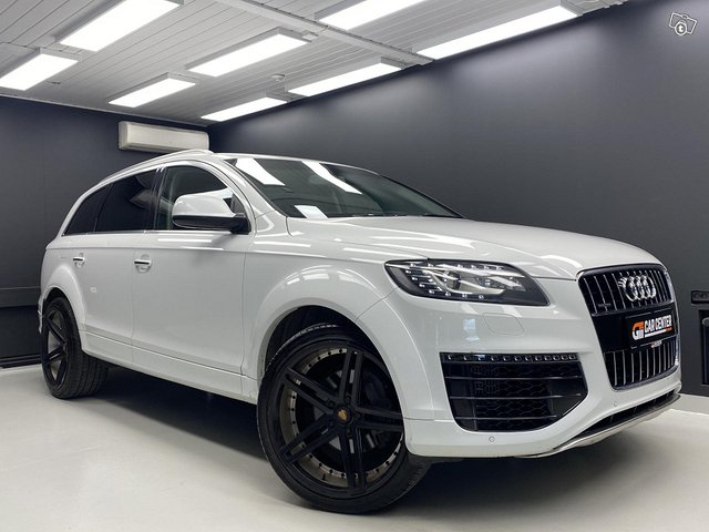 Audi Q7 1