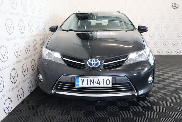 Toyota Auris 5