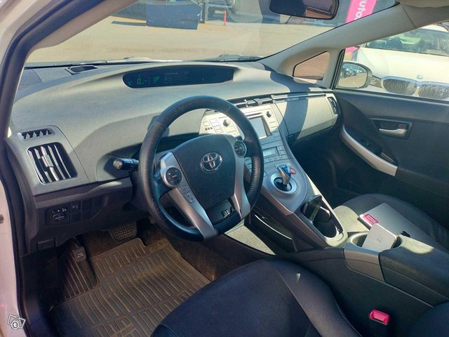 Toyota Prius 5