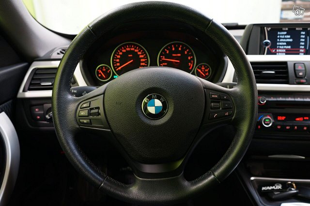 BMW 320 Gran Turismo 12