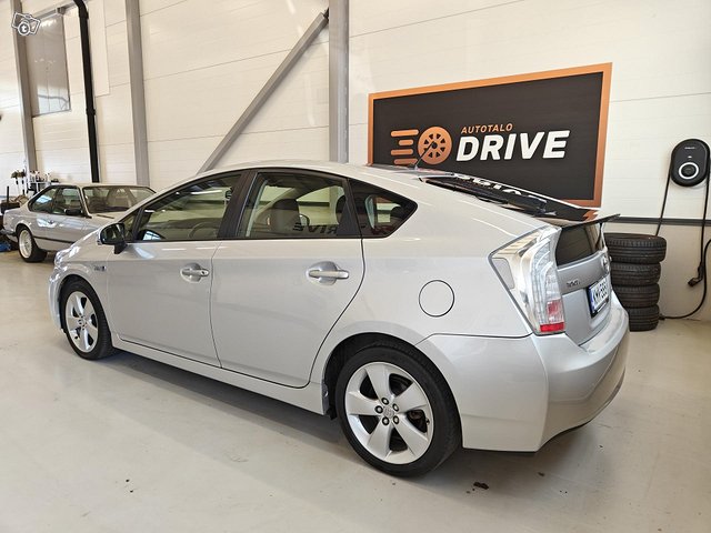 Toyota Prius Phev 12