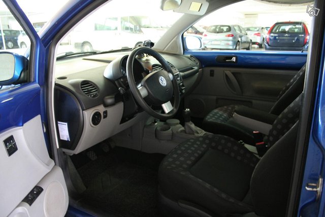 Volkswagen New Beetle 14