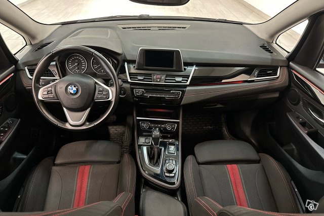 BMW 216 18