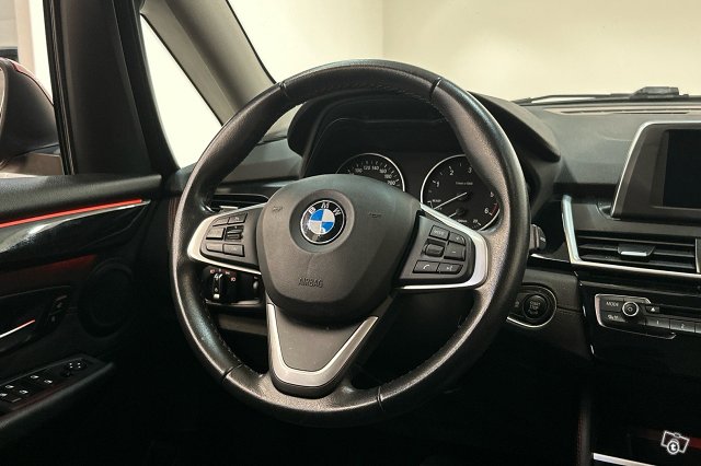 BMW 216 19