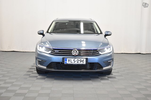 Volkswagen Passat 2