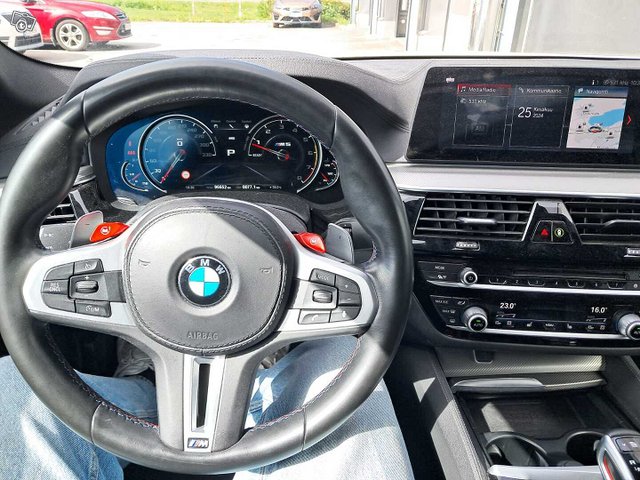 BMW M5 5