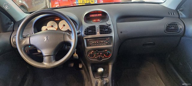 Peugeot 206 17