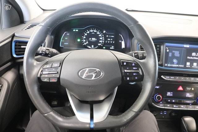 Hyundai IONIQ Hybrid 18