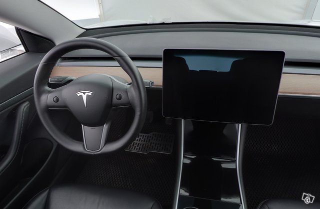 Tesla Model 3 9