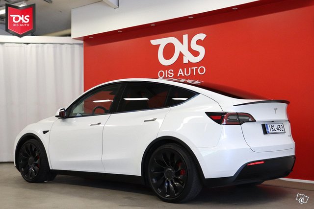 Tesla Model Y 21