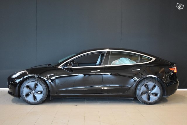 Tesla Model 3 10