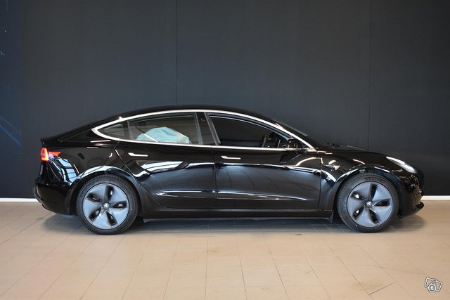 Tesla Model 3 14