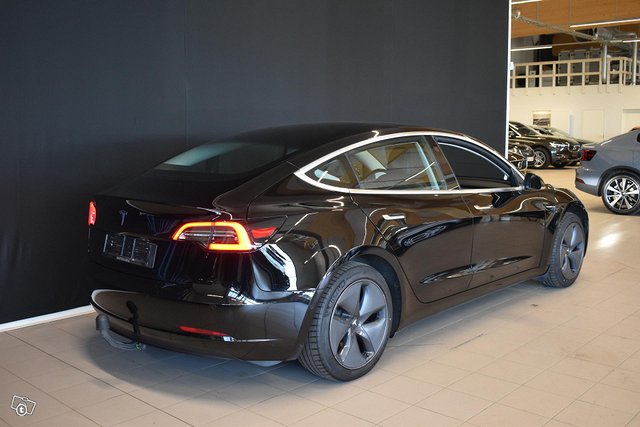 Tesla Model 3 15