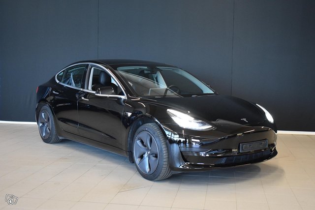 Tesla Model 3 16