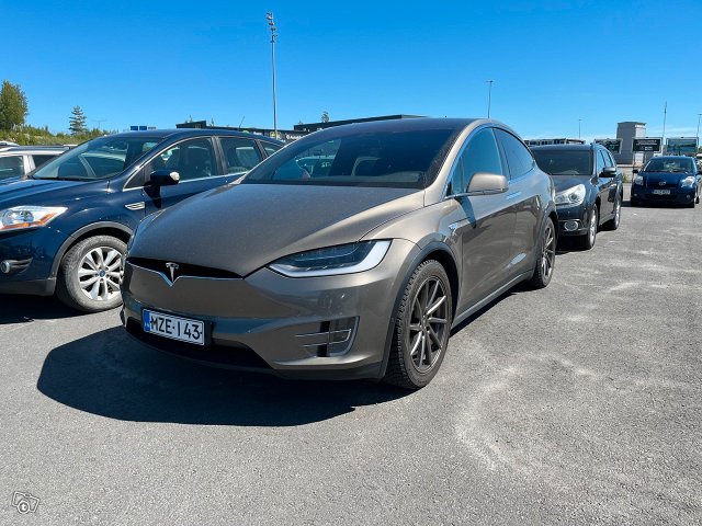 Tesla Model X 1