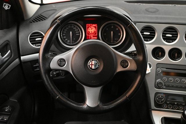 Alfa Romeo 159 15