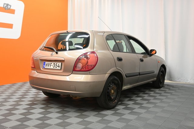 Nissan Almera 6