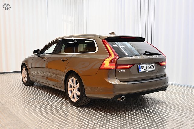 Volvo V90 5