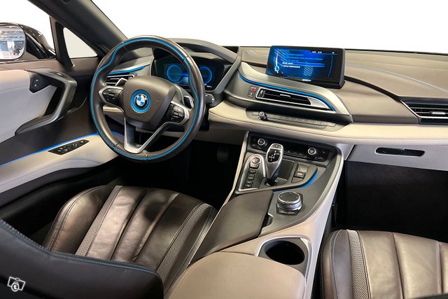 BMW I8 11