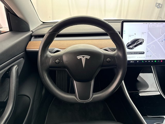 Tesla Model 3 17