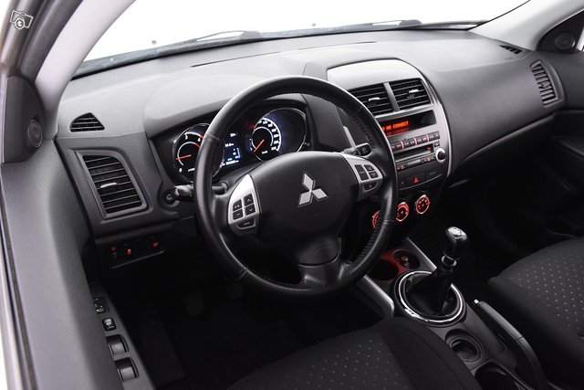 Mitsubishi ASX 16