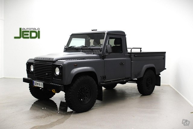 Land Rover Defender 1