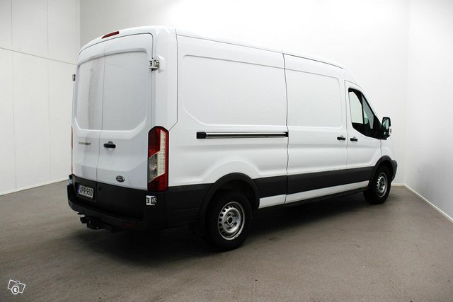 Ford Transit 9