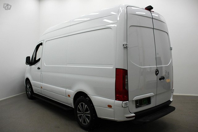 Mercedes-Benz Sprinter 2