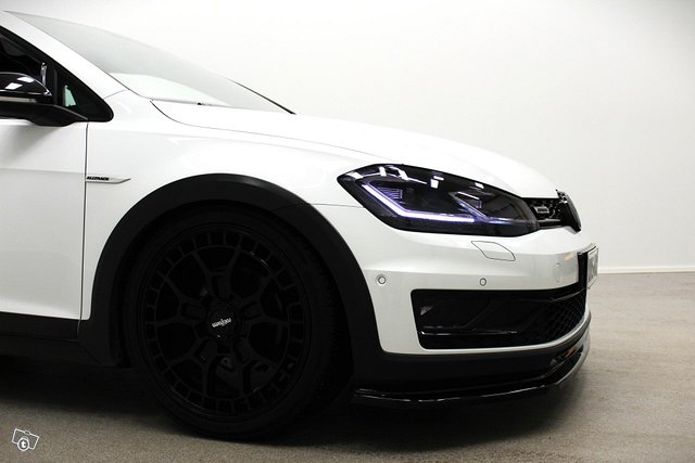 Volkswagen Golf 8