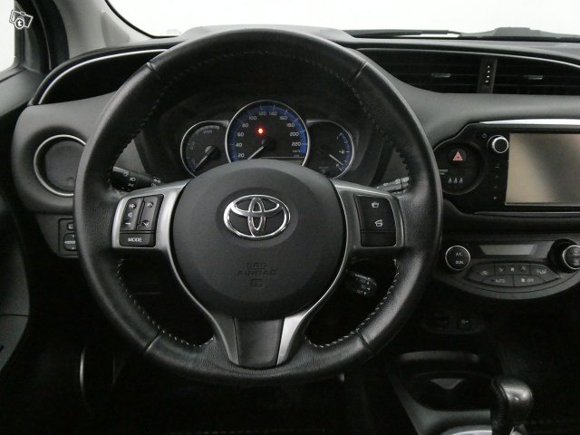 Toyota Yaris 15