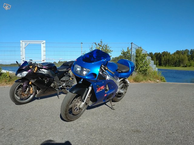 Suzuki GSX-R 600 2