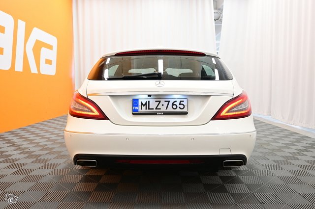 Mercedes-Benz CLS 6