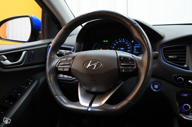 Hyundai IONIQ Hybrid 14